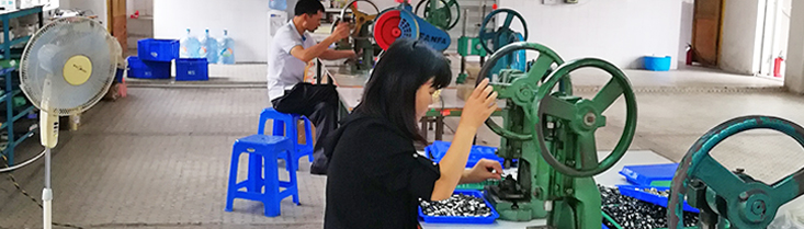 采用高速?zèng)_壓，多層電鍍工藝